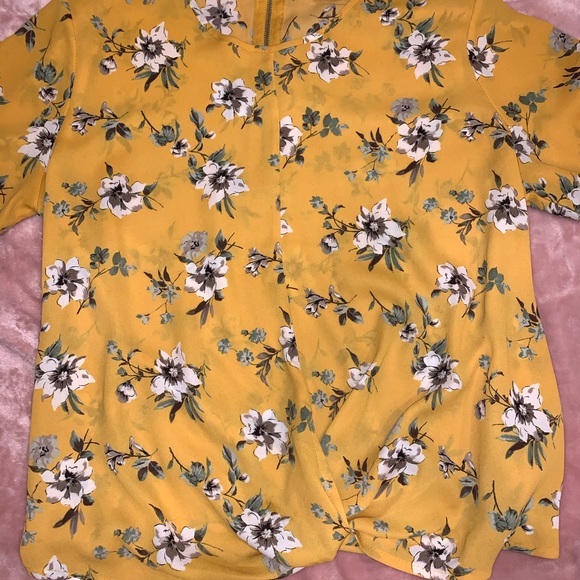 Sienna Sky Tops - Sienna Sky size M short sleeve blouse
